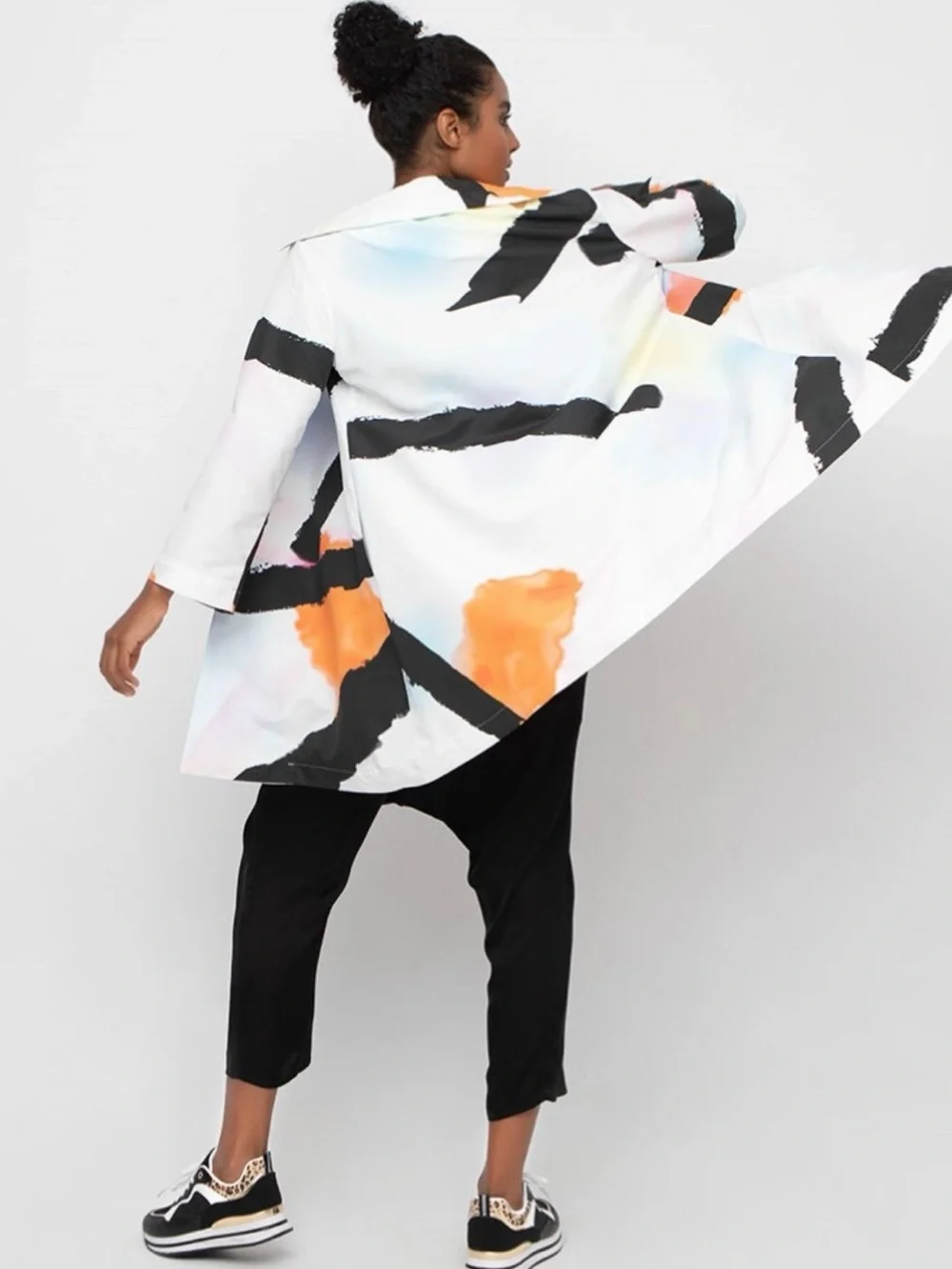 NWT OZAI N KU Abstract Brushstroke Button-Up Coat - White, Black & Orange